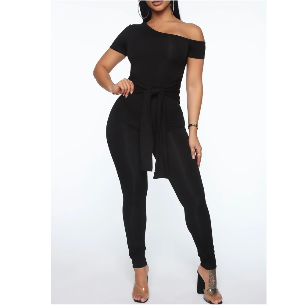 ✨Black Short Sleeve Jumpsuit, Small✨